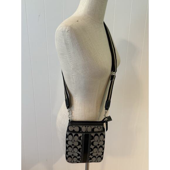 Coach Black Signature C Crossbody Bag Purse Adjustable Strap Zip Top Logo - Picture 4 of 10